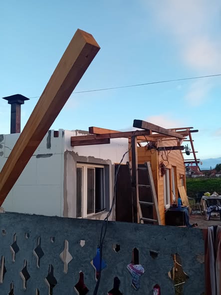 Porodici Lazarević nevreme srušilo krov