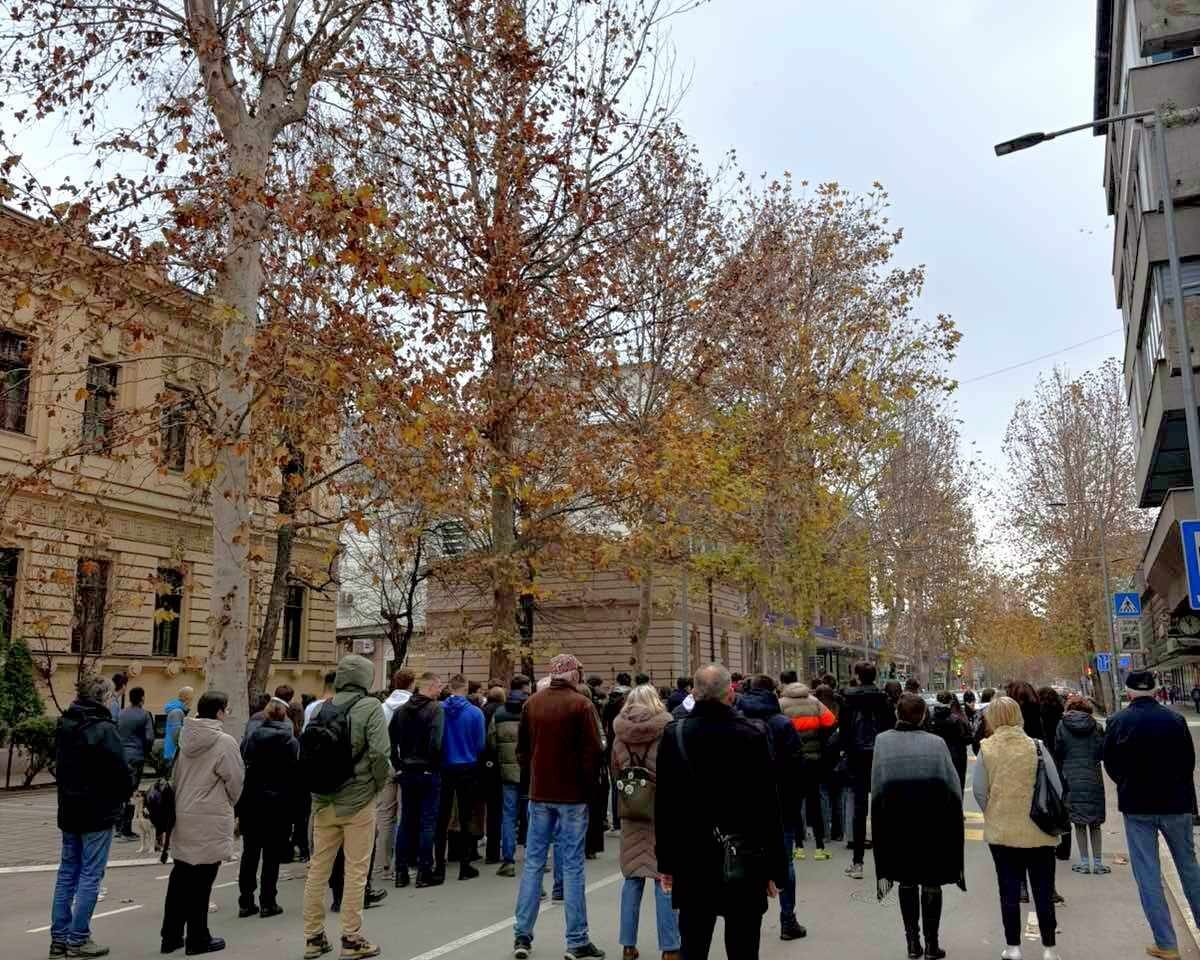 Nakon „16 minuta tišine“, u nedelju „4 meseca od nezapamćene policijske brutalnosti“