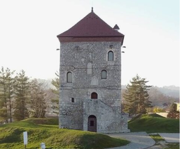 kula Nenadovića na brdu Kličevac u Valjevu FOTO Dragan Krunić Objektiva.rs News
